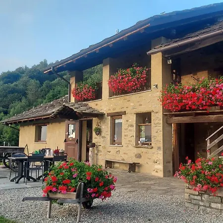 Ca Praudin 招待所 Vico Canavese